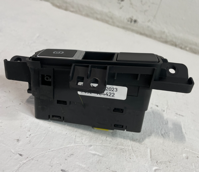 Load image into Gallery viewer, 2021-2023 HYUNDAI SANTA FE ELECTRIC PARKING BRAKE CONTROL SWITCH UNIT # 104422
