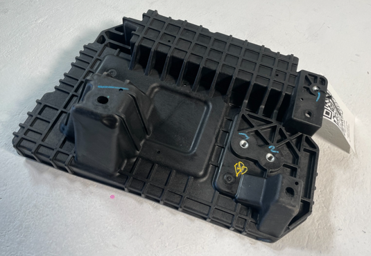 2023 - 2025 KIA SPORTAGE BATTERY TRAY MOUNT BRACKET 37150-DW000 2.5L