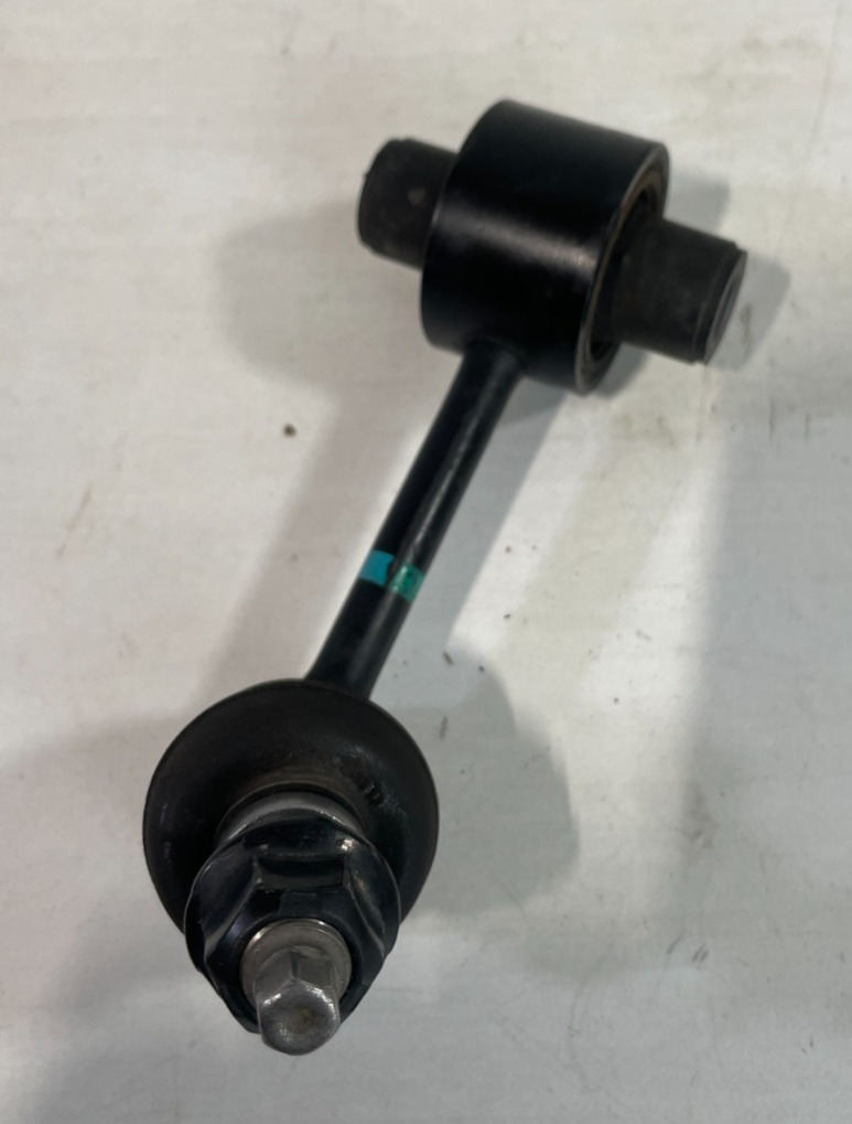 Load image into Gallery viewer, 2022 - 2025 HYUNDAI TUCSON AWD REAR LEFT STABILIZER SWAY BAR END LINK #104816
