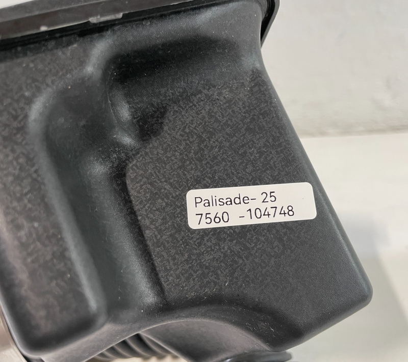 Load image into Gallery viewer, 2020-2025 HYUNDAI PALISADE ENGINE AIR CLEANER INTAKE HOSE TUBE PIPE 3.8L #104748
