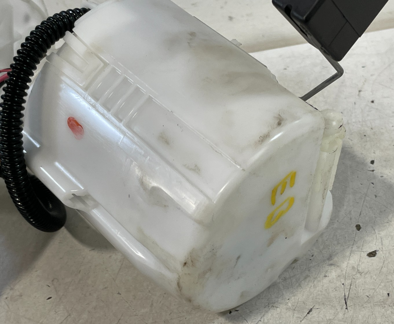 Load image into Gallery viewer, 2022 - 2025 HONDA CIVIC FUEL GAS PUMP SENDING UNIT ASSEMBLY 292100-9570 # 100553
