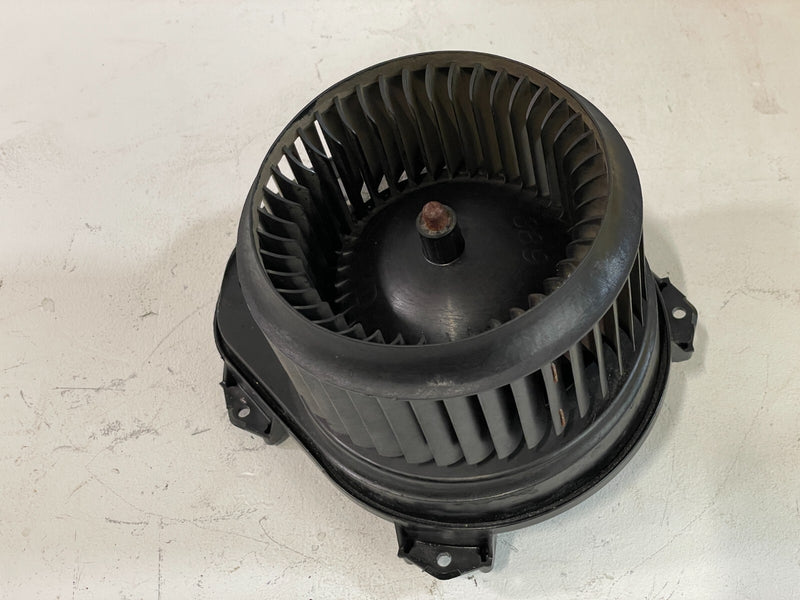 Load image into Gallery viewer, ⭐⭐ 2017 - 2019 INFINITI QX30 AC A/C HEATER BLOWER W/ FAN MOTOR 27120-5DF0B ⭐⭐
