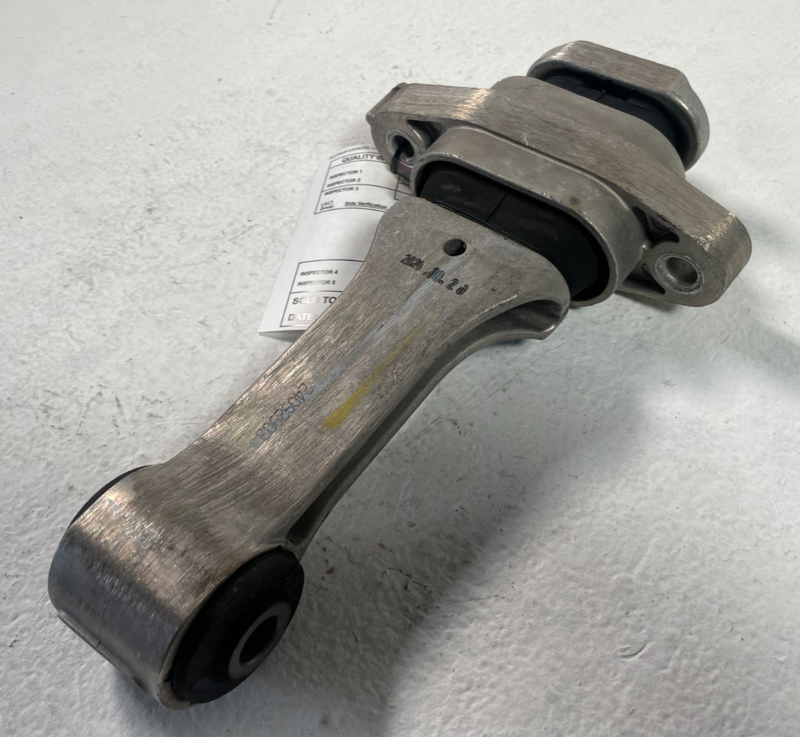 Load image into Gallery viewer, 22-25 HYUNDAI TUCSON SANTA CRUZ ENGINE MOTOR MOUNT TORQUE ARM ROLL ROD # 106004
