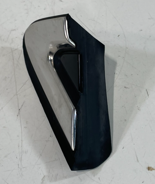 2019-2023 HYUNDAI SANTA FE FRONT RIGHT FENDER UPPER CORNER MOLDING # 102942A