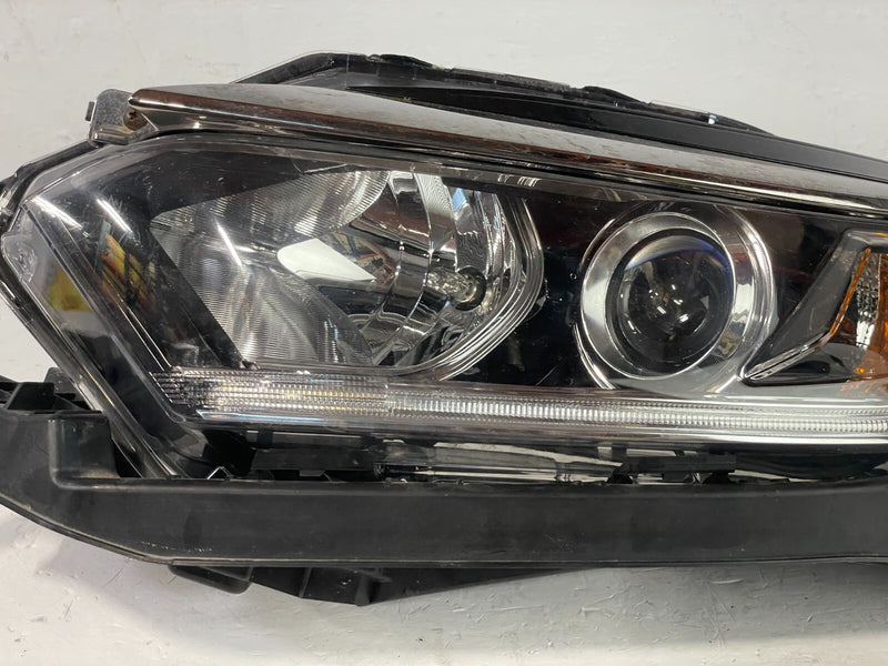 Load image into Gallery viewer, 2019-2022 HONDA HR-V LEFT SIDE HALOGEN W/O LED HEADLIGHT HEADLAMP # IG15-HDU975
