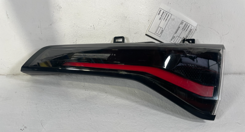 Load image into Gallery viewer, 2023 - 2025 HONDA HR-V REAR RIGHT PASSENGER SIDE INNER TAILLIGHT LAMP # 105463
