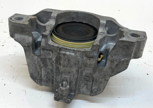 2017 - 2019 INFINITI QX30 LEFT SIDE ENGINE MOTOR MOUNT SUPPORT BRACKET