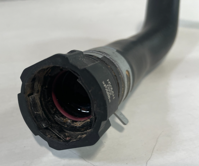 Load image into Gallery viewer, 22 - 24 HYUNDAI TUCSON SANTA CRUZ HVAC A/C HEATER INLET WATER HOSE 2.5L # 105064
