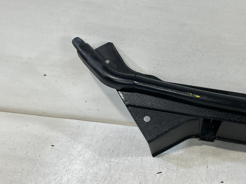 Load image into Gallery viewer, 19-23 GENESIS G70 FRONT RIGHT PASSENGER SIDE HOOD BONNET SEAL STRIP COVER 100962

