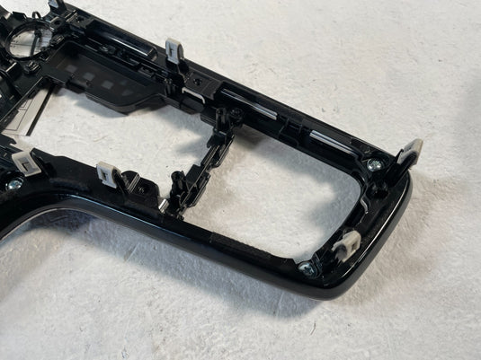 23-25 KIA SPORTAGE CONSOLE SHIFT SHIFTER INDICATOR BEZEL COVER PANEL 2.5L 106603