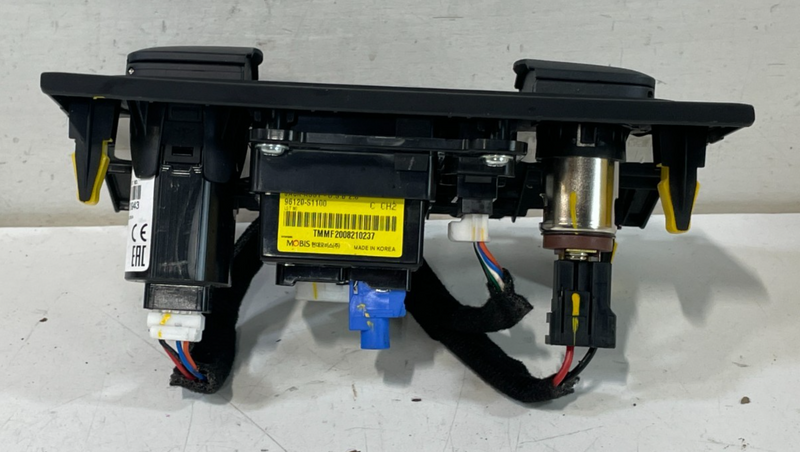 Load image into Gallery viewer, 19-20 HYUNDAI SANTA FE CENTER CONSOLE FLOOR TRAY W/ USB PORT &amp; OUTLET # 102905
