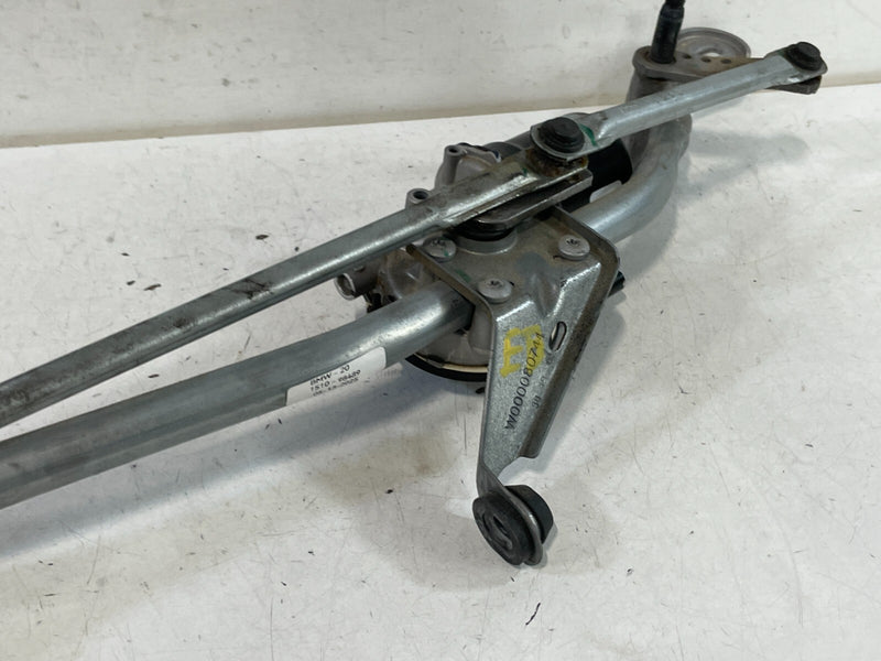 Load image into Gallery viewer, 19-24 BMW 330i 330e FRONT WINDSHIELD WIPER TRANSMISSION LINKAGE W/ MOTOR # 98489

