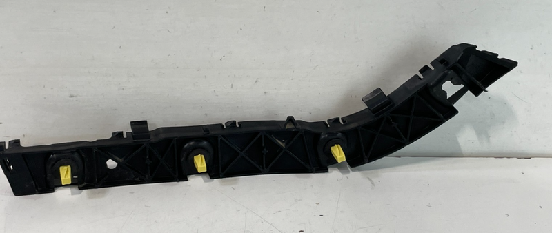 Load image into Gallery viewer, 2019-2020 HYUNDAI SANTA FE REAR BUMPER RIGHT SIDE UPPER SUPPORT BRACKET # 102900
