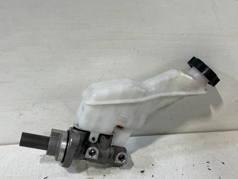 Load image into Gallery viewer, 2020-2025 HYUNDAI PALISADE BRAKE MASTER CYLINDER RESERVOIR BOOSTER TANK # 100255
