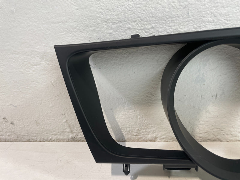 Load image into Gallery viewer, 21 - 25 HYUNDAI ELANTRA SPEEDOMETER INSTRUMENT CLUSTER TRIM BEZEL COVER # 104629
