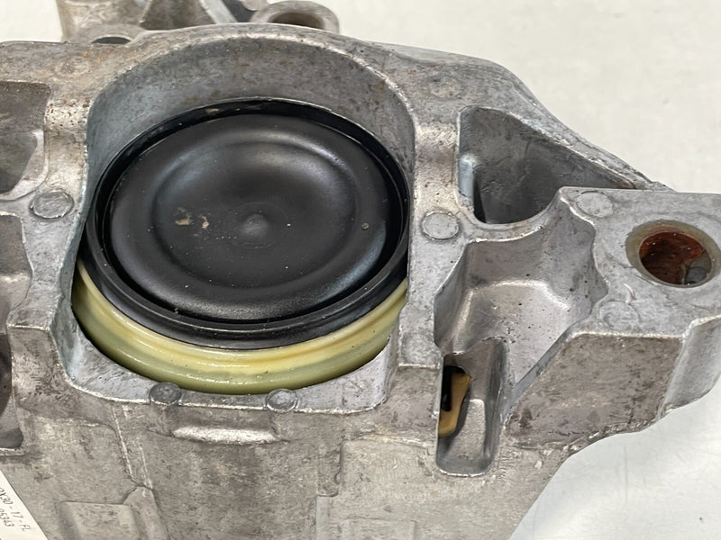 Load image into Gallery viewer, 2017 - 2019 INFINITI QX30 LEFT SIDE ENGINE MOTOR MOUNT BRACKET INSULATOR # 95343
