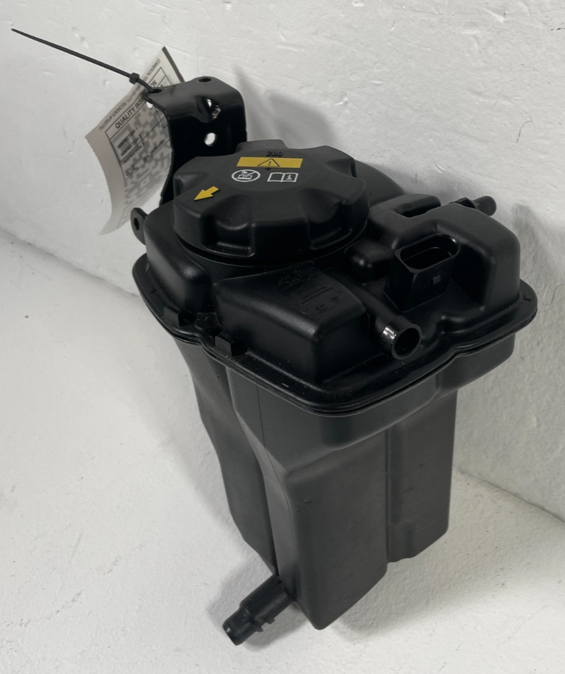 Load image into Gallery viewer, 2021-2025 BMW G82 M4 M3 M2 ENGINE COOLANT RESERVOIR EXPANSION TANK # 105662
