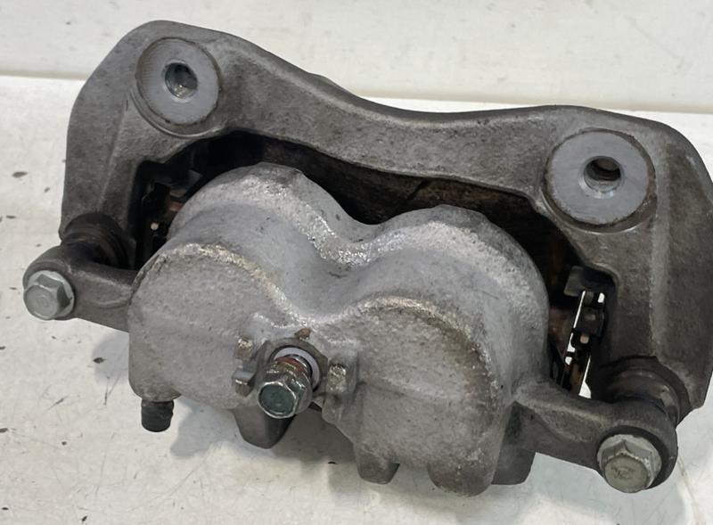 Load image into Gallery viewer, 2020-2025 HYUNDAI PALISADE FRONT RIGHT SIDE BRAKE CALIPER W/O BRAKE PADS #100871
