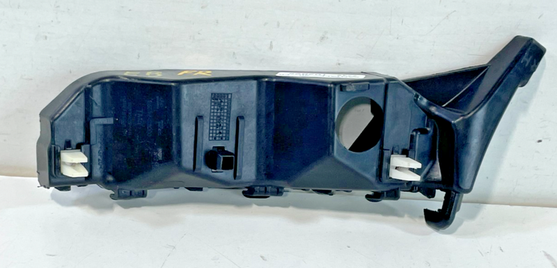 Load image into Gallery viewer, 19-20 HYUNDAI SANTA FE FRONT LEFT PASSENGER SIDE BUMPER RETAINER BRACKET #102895
