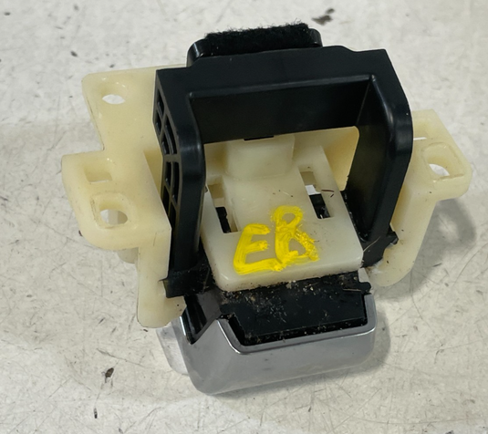 23-25 HONDA HR-V CENTER CONSOLE ARMREST LID COVER LATCH LOCK 834173W0A01