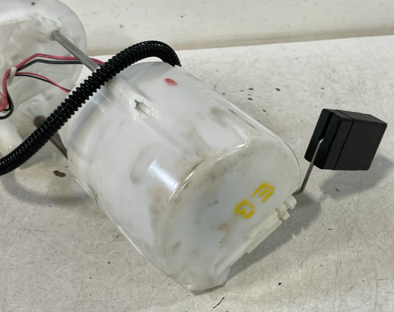 Load image into Gallery viewer, 2022 - 2025 HONDA CIVIC FUEL GAS PUMP SENDING UNIT ASSEMBLY 292100-9570 # 100553
