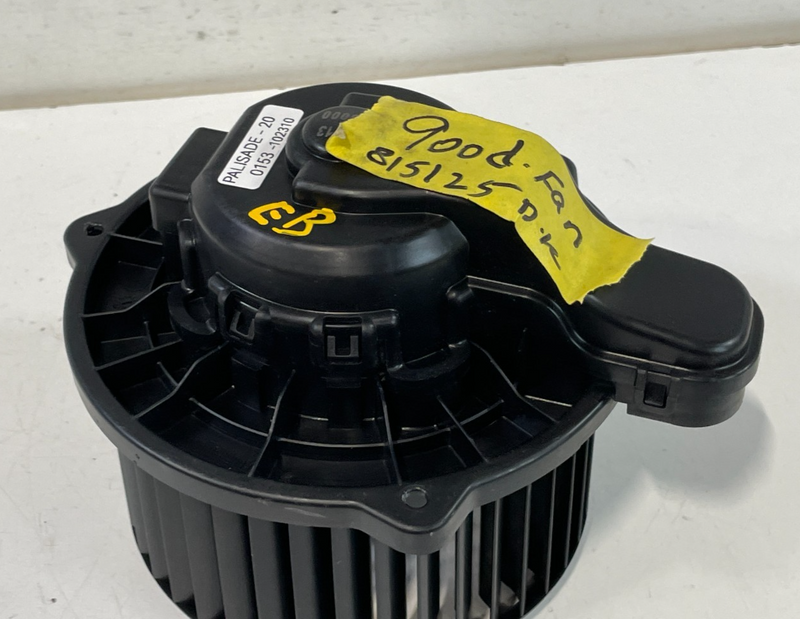 Load image into Gallery viewer, 2020-2022 HYUNDAI PALISADE FRONT DASH AC A/C HEATER BLOWER W/ FAN MOTOR # 102310
