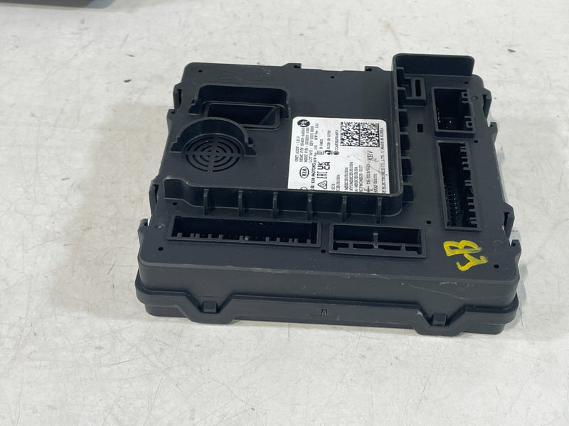 Load image into Gallery viewer, 21-23 HYUNDAI ELANTRA SE ENGINE &amp; BODY CONTROL MODULE ECM BCM W/ KEY FOB # 93707

