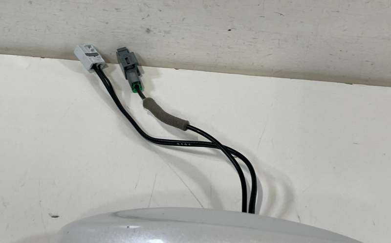 Load image into Gallery viewer, 2023-2025 HR-V TOP ROOF SATELLITE SHARK FIN RADIO ANTENNA WHITE (NH883P) #101679

