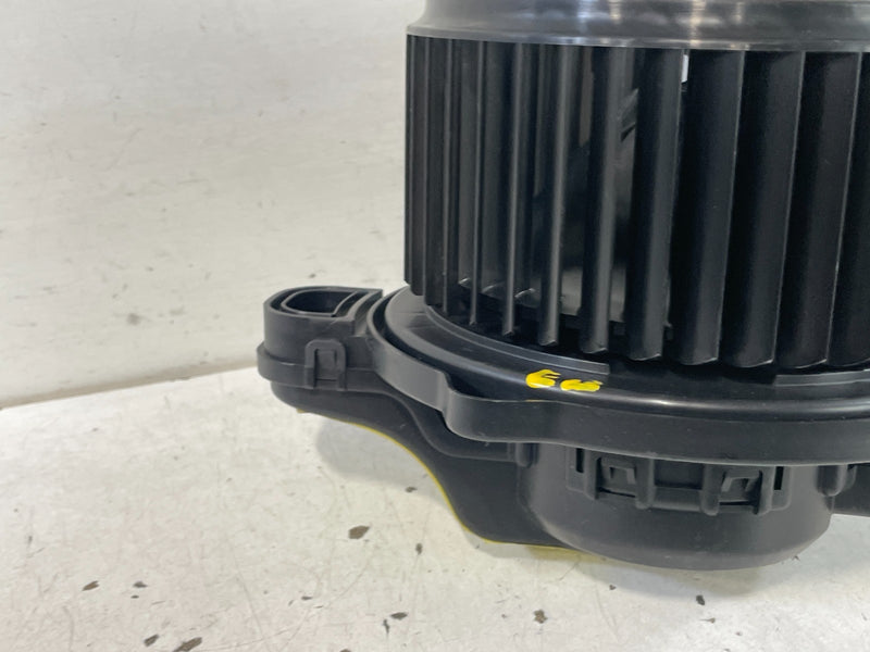 Load image into Gallery viewer, 2020-2022 HYUNDAI PALISADE FRONT DASH AC A/C HEATER BLOWER W/ FAN MOTOR # 100909
