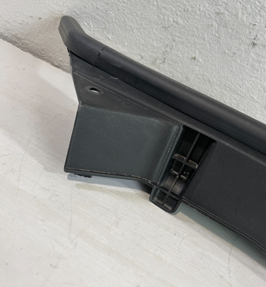 19-23 GENESIS G70 FRONT RIGHT PASSENGER SIDE HOOD BONNET SEAL STRIP COVER 104271