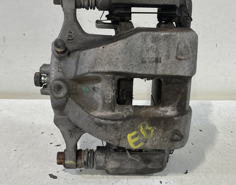 Load image into Gallery viewer, 2023 - 2026 HONDA HR-V FRONT LEFT SIDE BRAKE CALIPER W/O BRAKE PADS # 100722
