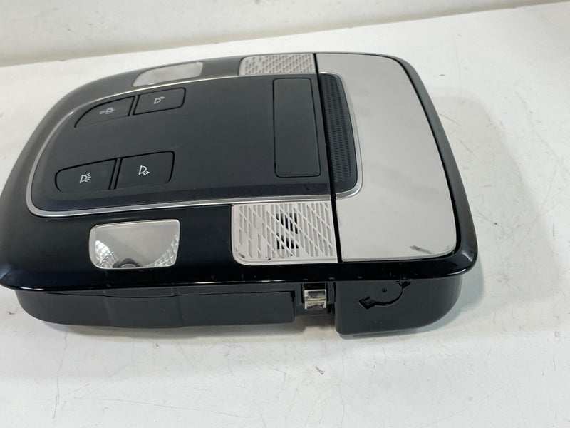 Load image into Gallery viewer, 2020 - 2022 HYUNDAI PALISADE FRONT OVERHEAD ROOF MAP DOME LIGHT LAMP # 102224
