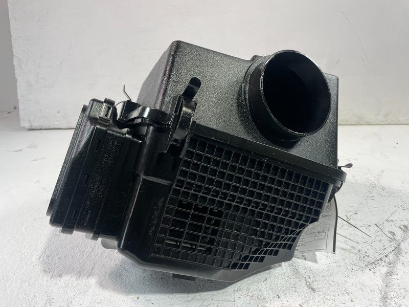 Load image into Gallery viewer, 2019-2021 GENESIS G70 ENGINE AIR INTAKE CLEANER FILTER HOUSING BOX 2.0L # 105355
