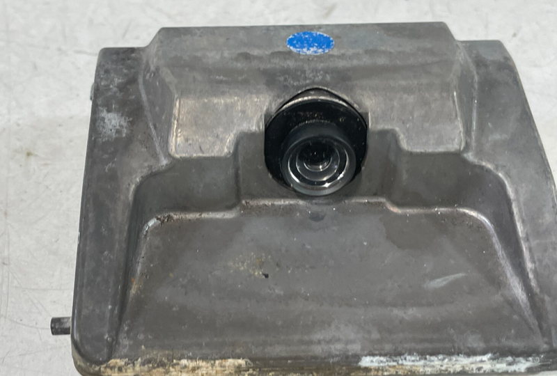 Load image into Gallery viewer, 2021-2023 HYUNDAI ELANTRA WINDSHIELD LANE KEEP ASSIST CAMERA MODULE # 99305
