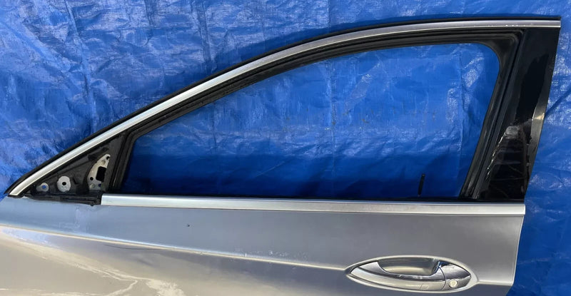 Load image into Gallery viewer, INFINITI QX30 FRONT LEFT SIDE DOOR SHELL SILVER (KY0) 2017 - 2019 # MR10-DRU1612
