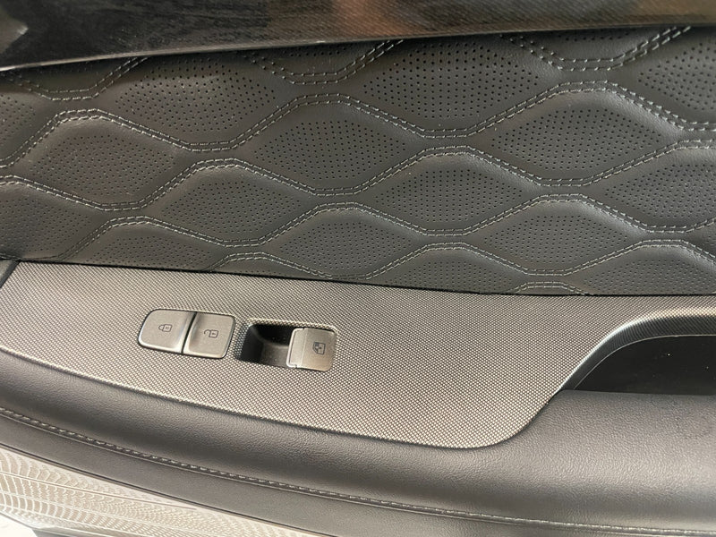 Load image into Gallery viewer, 2020 - 2022 HYUNDAI PALISADE FRONT RIGHT SIDE INTERIOR DOOR TRIM PANEL # 104768
