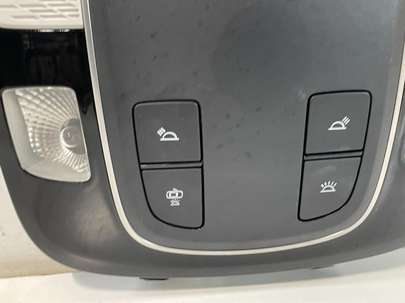 Load image into Gallery viewer, 2020 - 2022 HYUNDAI PALISADE FRONT OVERHEAD ROOF MAP DOME LIGHT LAMP # 102224
