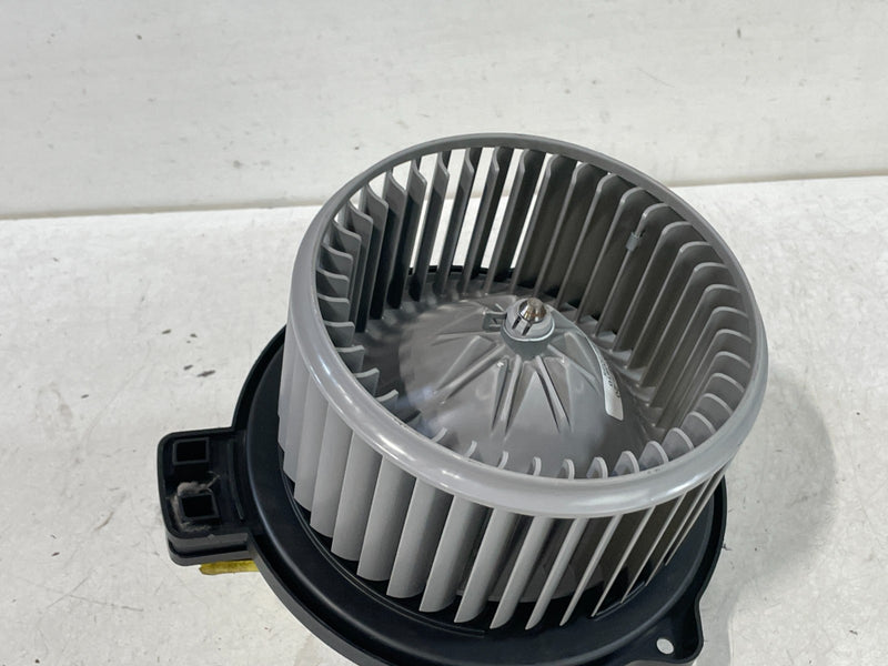 Load image into Gallery viewer, 20-22 HYUNDAI PALISADE REAR HVAC AC HEATER BLOWER W/FAN MOTOR 97945-S800 #100910
