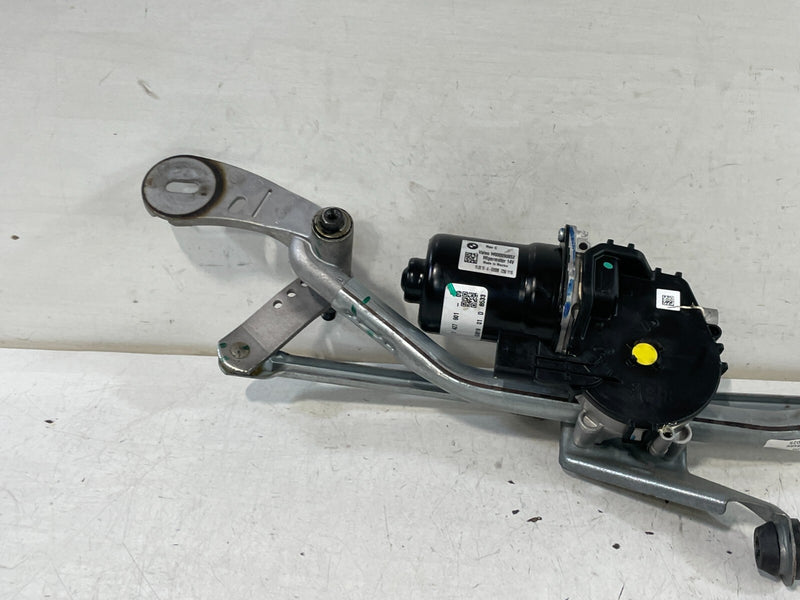 Load image into Gallery viewer, 19-24 BMW 330i 330e FRONT WINDSHIELD WIPER TRANSMISSION LINKAGE W/ MOTOR # 98489

