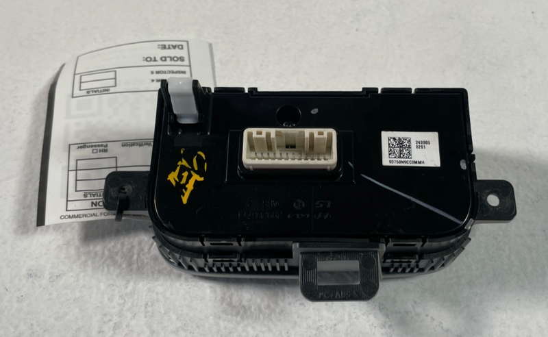 Load image into Gallery viewer, 2025 HYUNDAI TUCSON DASHBOARD TRACTION CONTROL PARK BRAKE SWITCH # 105918
