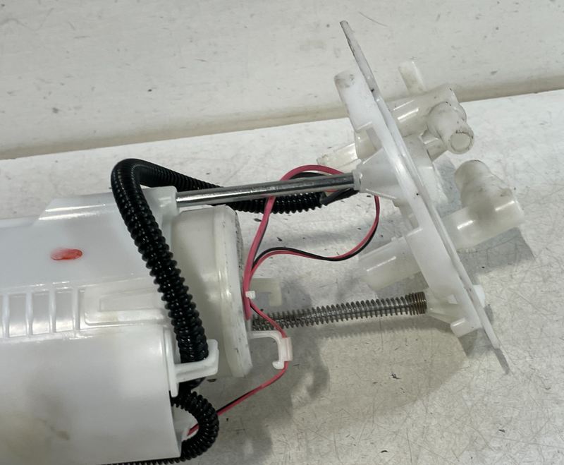Load image into Gallery viewer, 2022 - 2025 HONDA CIVIC FUEL GAS PUMP SENDING UNIT ASSEMBLY 292100-9570 # 100553
