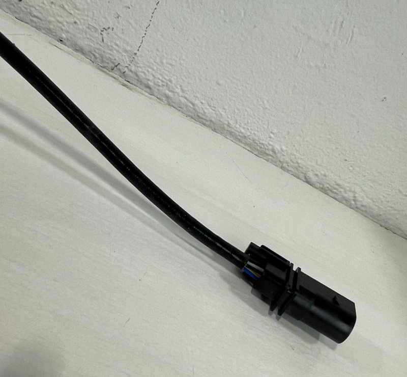Load image into Gallery viewer, 2019 - 2023 GENESIS G70 ENGINE UPSTREAM LAMBDA O2 OXYGEN SENSOR # 104300
