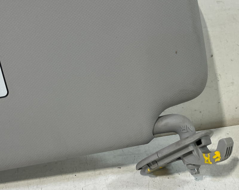 Load image into Gallery viewer, 21-25 HYUNDAI ELANTRA ELANTRA N FRONT RIGHT SIDE SUNVISOR SUN VISOR GRAY # 99290

