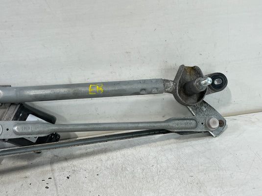 19-24 GENESIS G70 FRONT WINDSHIELD WIPER TRANSMISSION LINKAGE W/ MOTOR