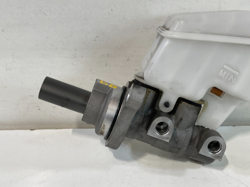 Load image into Gallery viewer, 2020 - 2025 HYUNDAI PALISADE BRAKE BOOSTER MASTER CYLINDER W/ RESERVOIR # 102251
