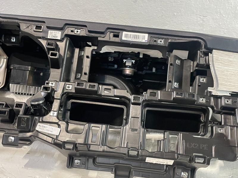 Load image into Gallery viewer, 2023-2025 HYUNDAI PALISADE INSTRUMENT PANEL PAD DASHBOARD ASSEMBLY # 104146
