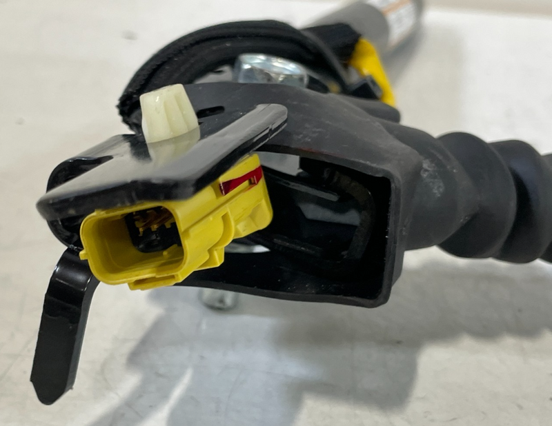 Load image into Gallery viewer, 2022-2025 HONDA CIVIC FRONT RIGHT SIDE SEAT BELT RETRACTOR W/ TENSIONER # 99972
