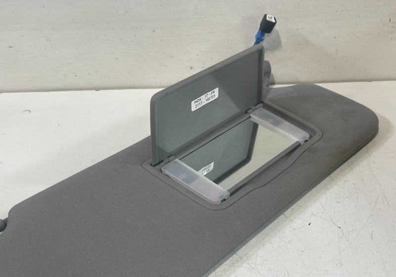 Load image into Gallery viewer, 17-20 ACURA MDX FRONT RIGHT PASSENGER SIDE INTERIOR SUNVISOR SUN VISOR # 102723
