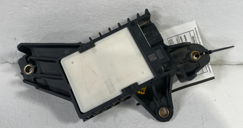 Load image into Gallery viewer, 2019-2021 ACURA RDX REAR RIGHT SIDE BLIND SPOT MONITOR SENSOR W/ COVER # 105532
