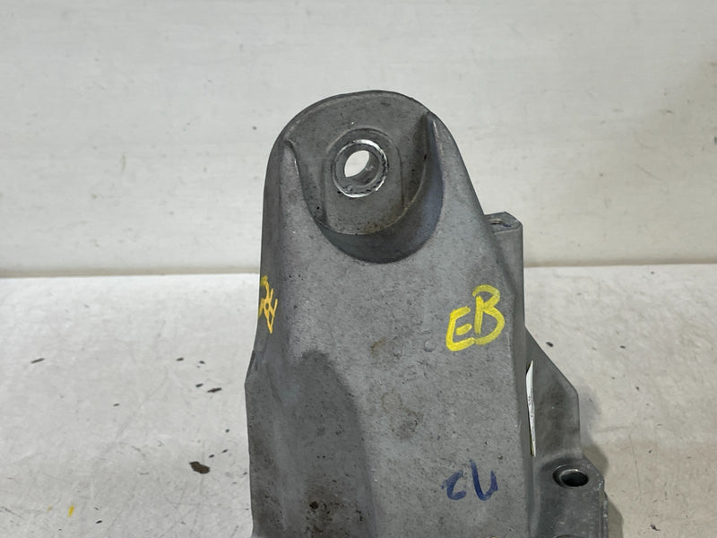 Load image into Gallery viewer, 2019-2023 GENESIS G70 FRONT RIGHT SIDE ENGINE MOUNT SUPPORT BRACKET 2.0L #100959
